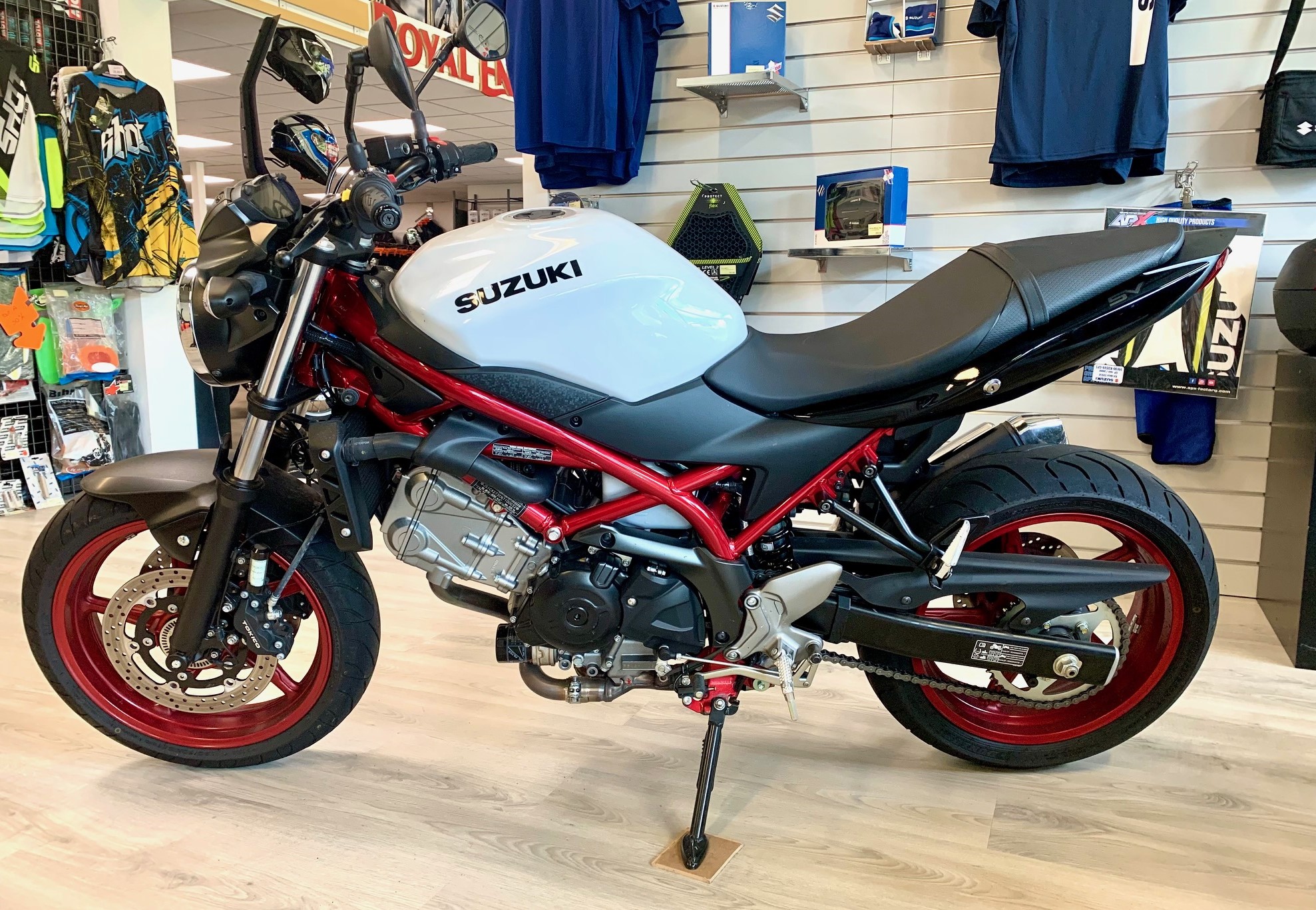 SV 650 SUZUKI
