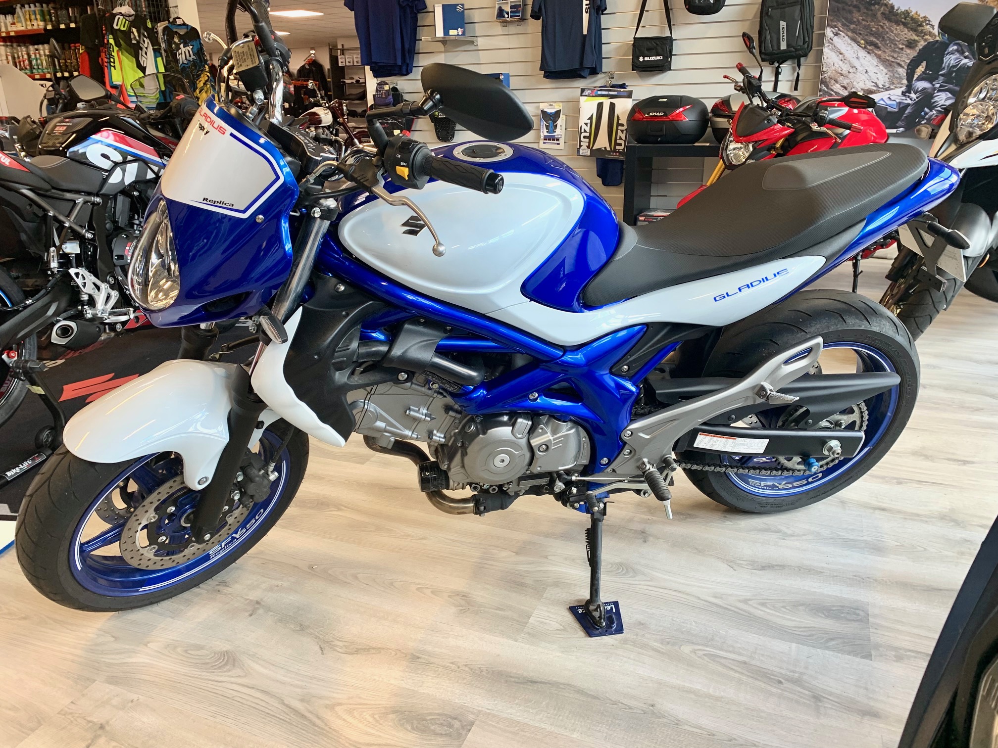 SFV 650 SUZUKI